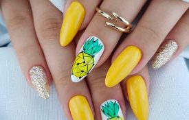 Yellow invites itself on our nails and it’s already spring in our hearts