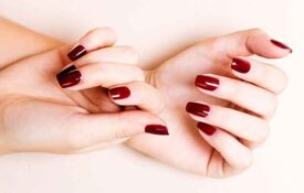 How to remove your semi-permanent nail polish at home?